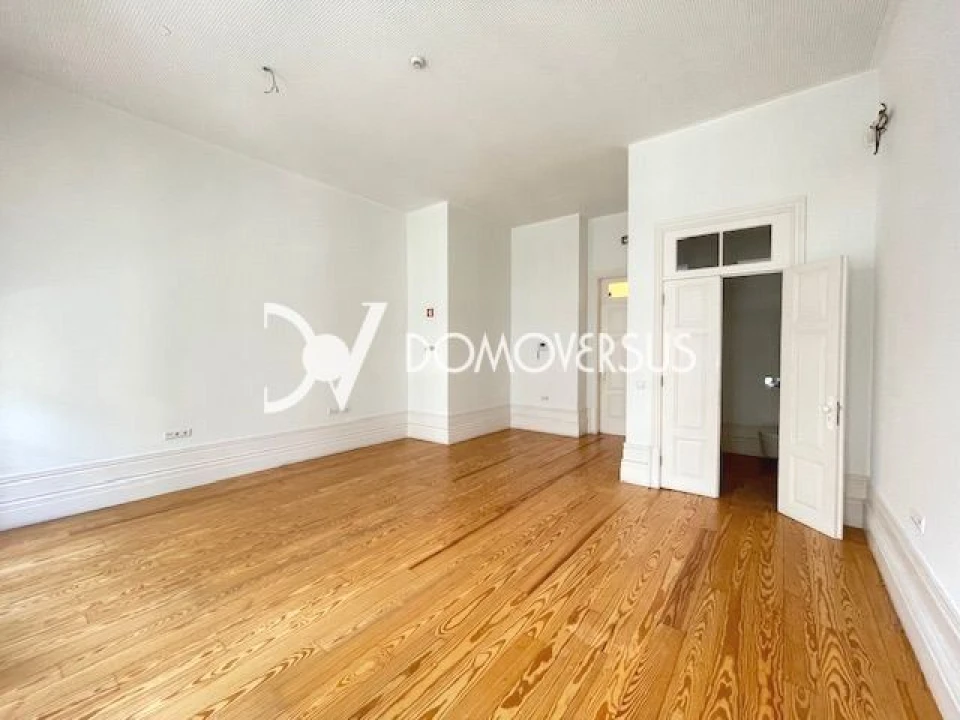 Loja para Arrendamento em Cedofeita, Santo Ildefonso, Sé, Miragaia, São Nicolau e Vitória Foto 8