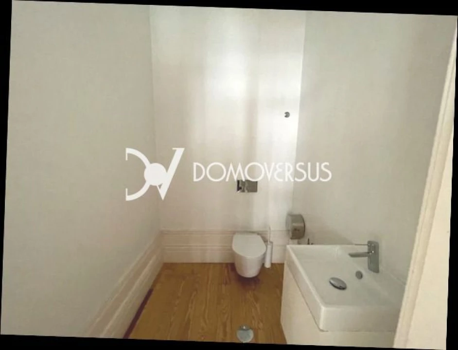 Loja para Arrendamento em Cedofeita, Santo Ildefonso, Sé, Miragaia, São Nicolau e Vitória Foto 9