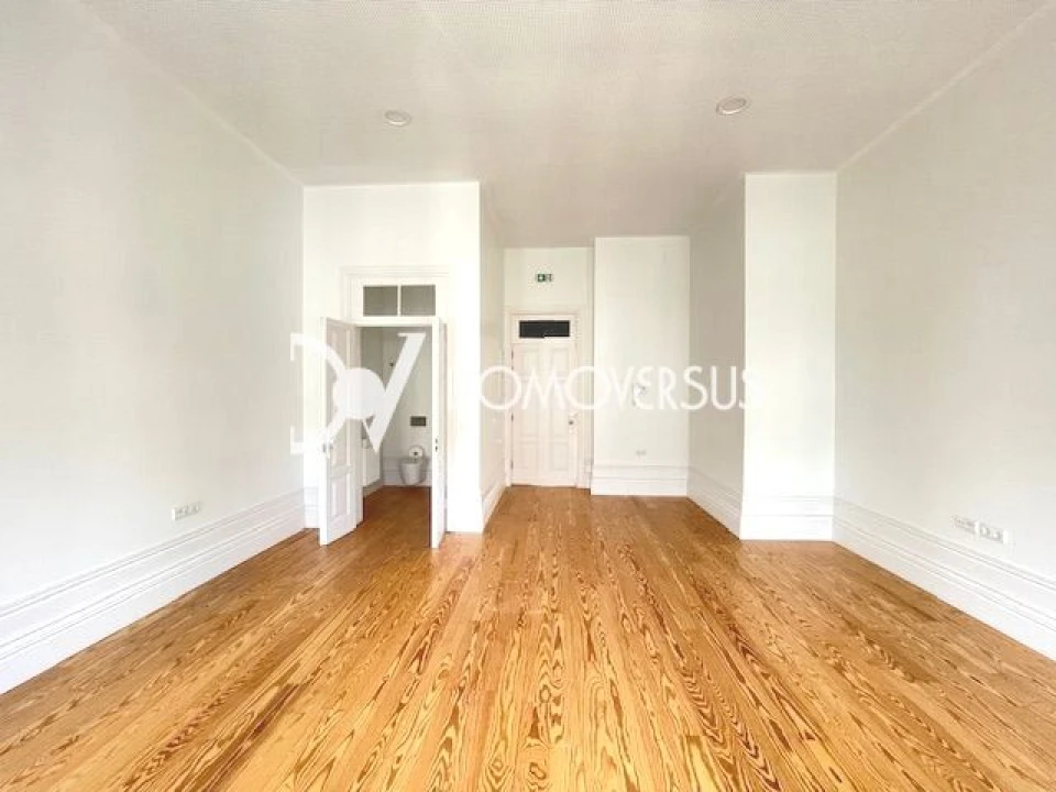 Loja para Arrendamento em Cedofeita, Santo Ildefonso, Sé, Miragaia, São Nicolau e Vitória Foto 7