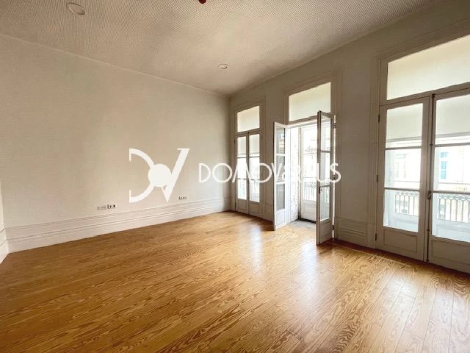 Loja para Arrendamento em Cedofeita, Santo Ildefonso, Sé, Miragaia, São Nicolau e Vitória Foto 1