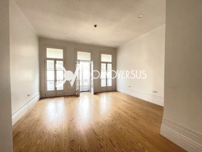 Loja para Arrendamento em Cedofeita, Santo Ildefonso, Sé, Miragaia, São Nicolau e Vitória Foto 4