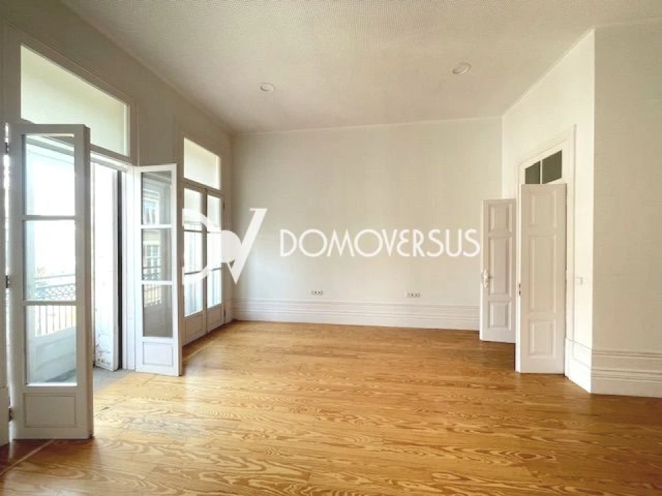 Loja para Arrendamento em Cedofeita, Santo Ildefonso, Sé, Miragaia, São Nicolau e Vitória Foto 2