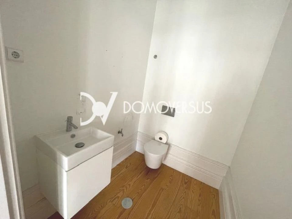 Loja para Arrendamento em Cedofeita, Santo Ildefonso, Sé, Miragaia, São Nicolau e Vitória Foto 9