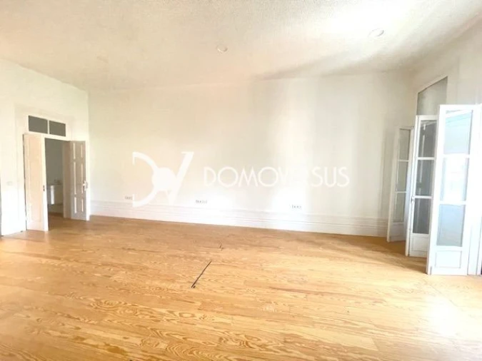 Loja para Arrendamento em Cedofeita, Santo Ildefonso, Sé, Miragaia, São Nicolau e Vitória Foto 4