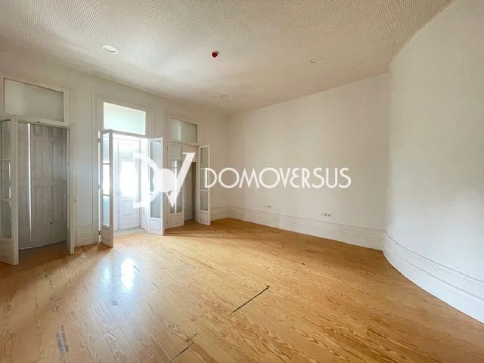 Loja para Arrendamento em Cedofeita, Santo Ildefonso, Sé, Miragaia, São Nicolau e Vitória Foto 1