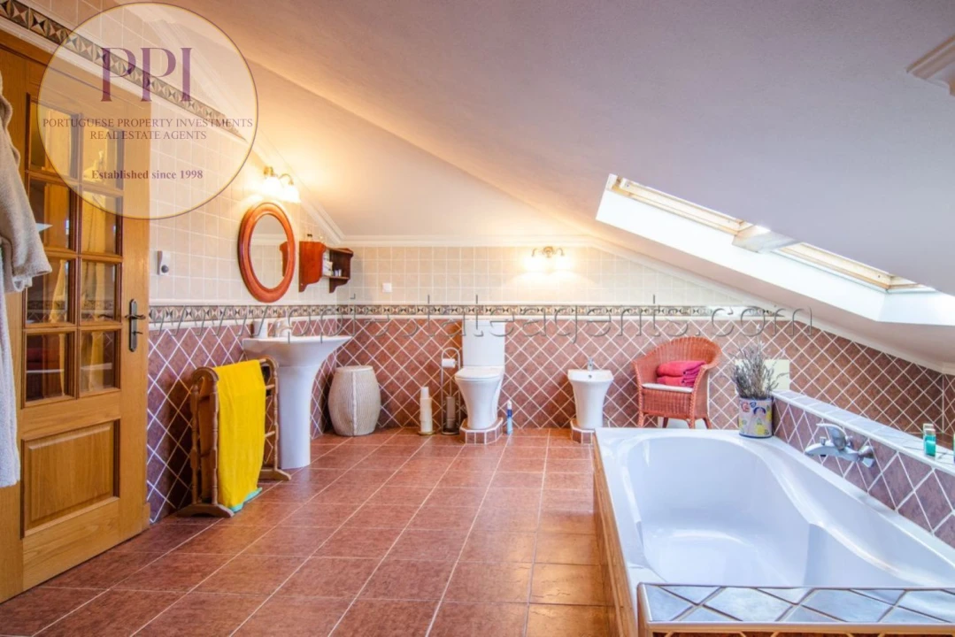 Moradia T4 para Venda em Bensafrim e Barão de São João Foto 26