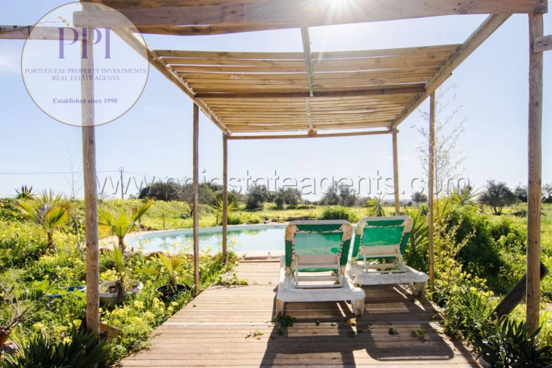 Moradia T4 para Venda em Bensafrim e Barão de São João Foto 2