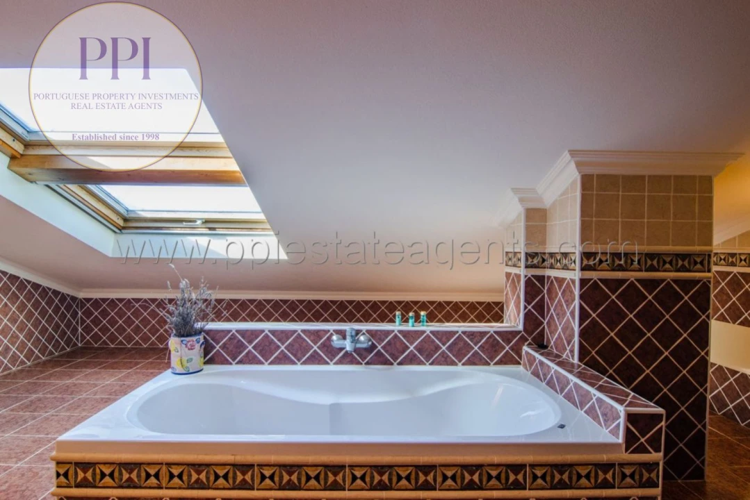 Moradia T4 para Venda em Bensafrim e Barão de São João Foto 37