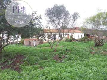 Moradia T1 para Venda em Mexilhoeira Grande