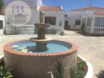 Moradia T7 para Venda em Vila de Sagres