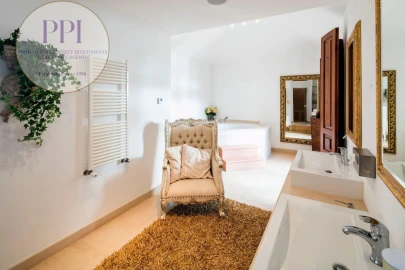 Moradia T4 para Venda em Lagos (São Sebastião e Santa Maria)