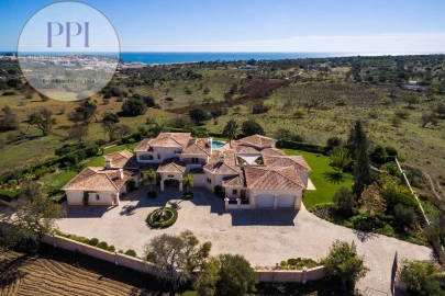 Moradia T4 para Venda em Lagos (São Sebastião e Santa Maria)