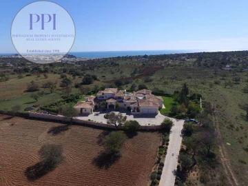 Moradia T4 para Venda em Lagos (São Sebastião e Santa Maria)