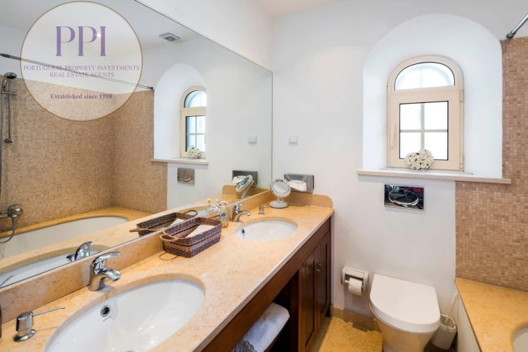 Moradia T4 para Venda em Lagos (São Sebastião e Santa Maria) Foto 20