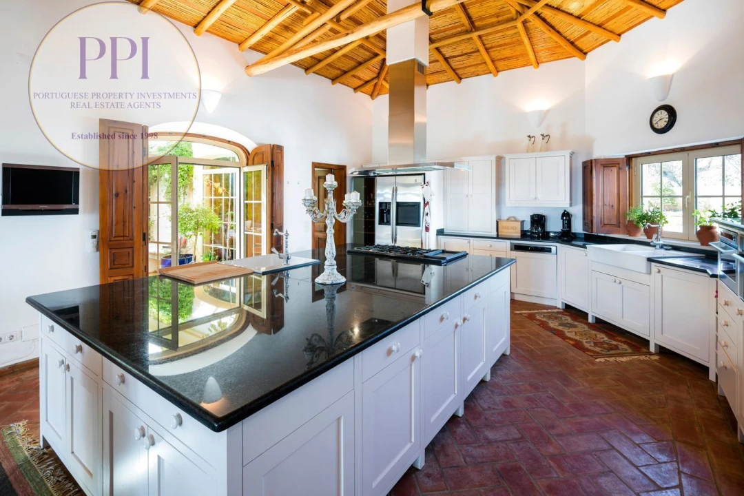 Moradia T4 para Venda em Lagos (São Sebastião e Santa Maria) Foto 14