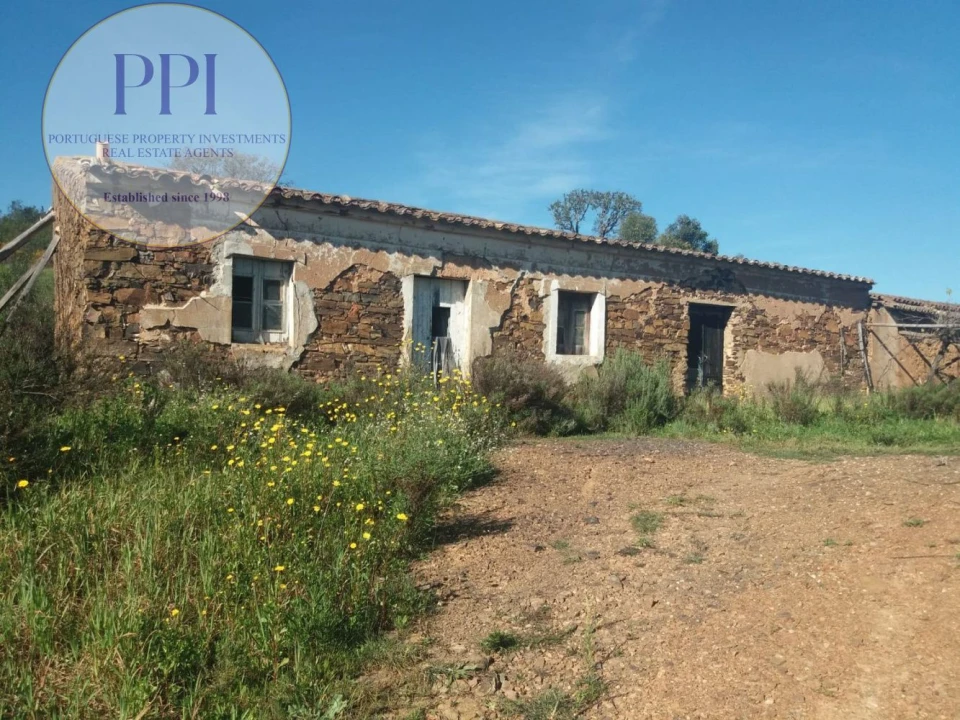 Quinta T0 para Venda em Bensafrim e Barão de São João Foto 1