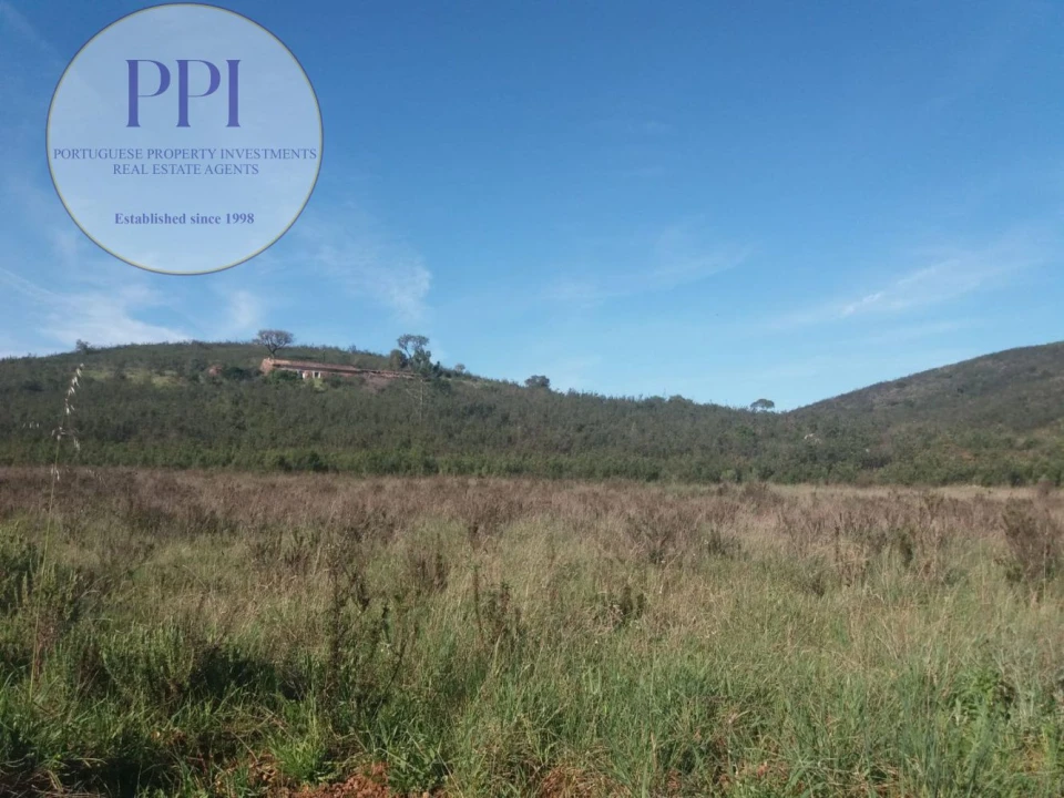 Quinta T0 para Venda em Bensafrim e Barão de São João Foto 3