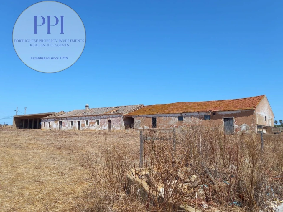 Quinta T1 para Venda em Luz Foto 1