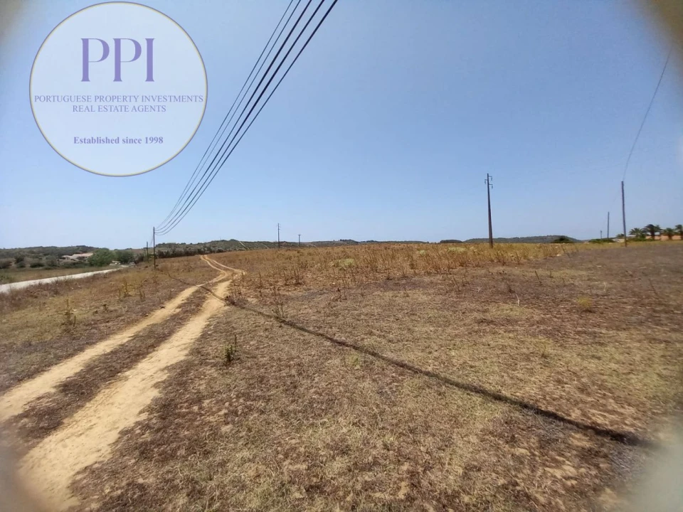 Quinta T1 para Venda em Luz Foto 16