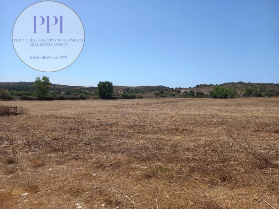 Quinta T1 para Venda em Luz Foto 47