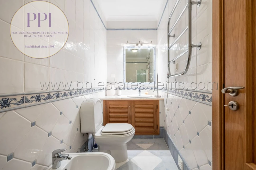 Moradia T5 para Venda em Budens Foto 15
