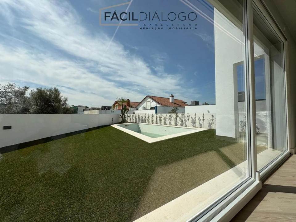 Moradia T4 para Venda em Azeitão (São Lourenço e São Simão) Foto 6