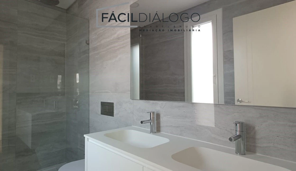 Moradia T4 para Venda em Azeitão (São Lourenço e São Simão) Foto 35