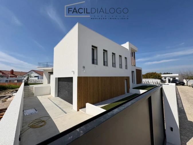 Moradia T4 para Venda em Azeitão (São Lourenço e São Simão) Foto 33