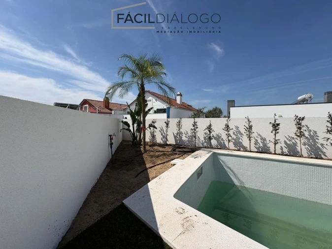 Moradia T4 para Venda em Azeitão (São Lourenço e São Simão) Foto 14