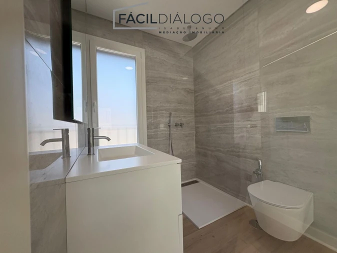 Moradia T4 para Venda em Azeitão (São Lourenço e São Simão) Foto 42