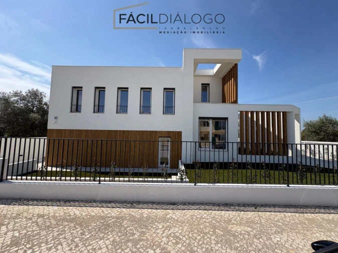 Moradia T4 para Venda em Azeitão (São Lourenço e São Simão) Foto 35