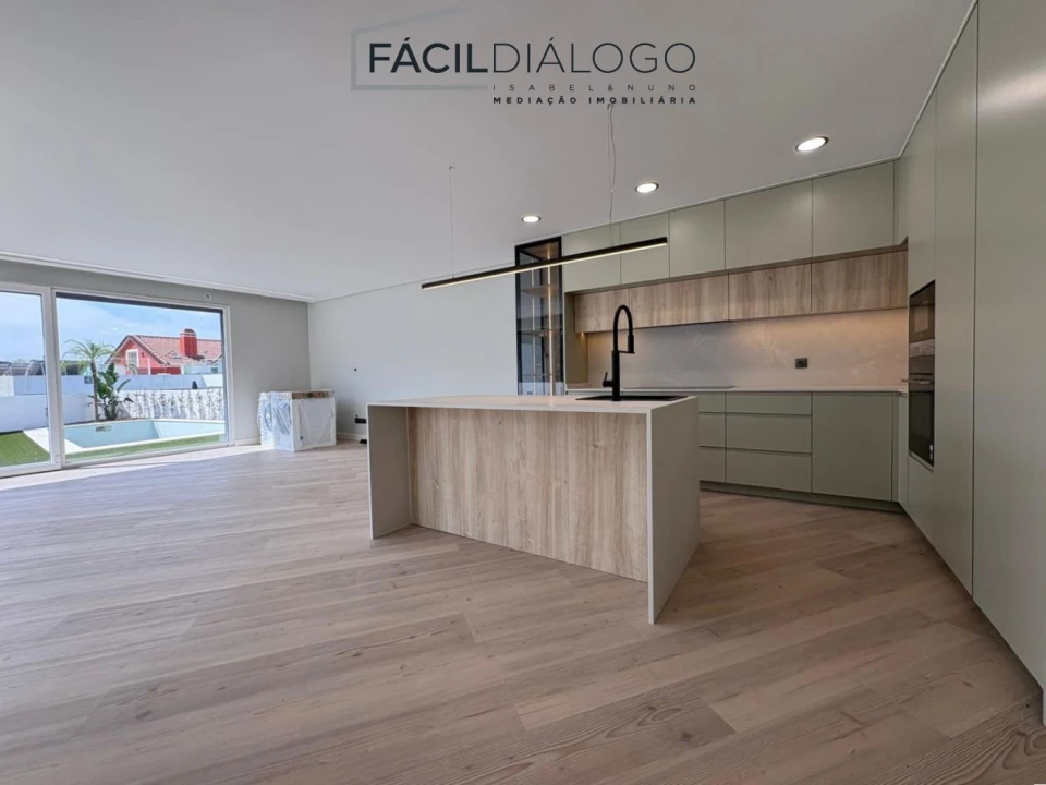 Moradia T4 para Venda em Azeitão (São Lourenço e São Simão) Foto 8