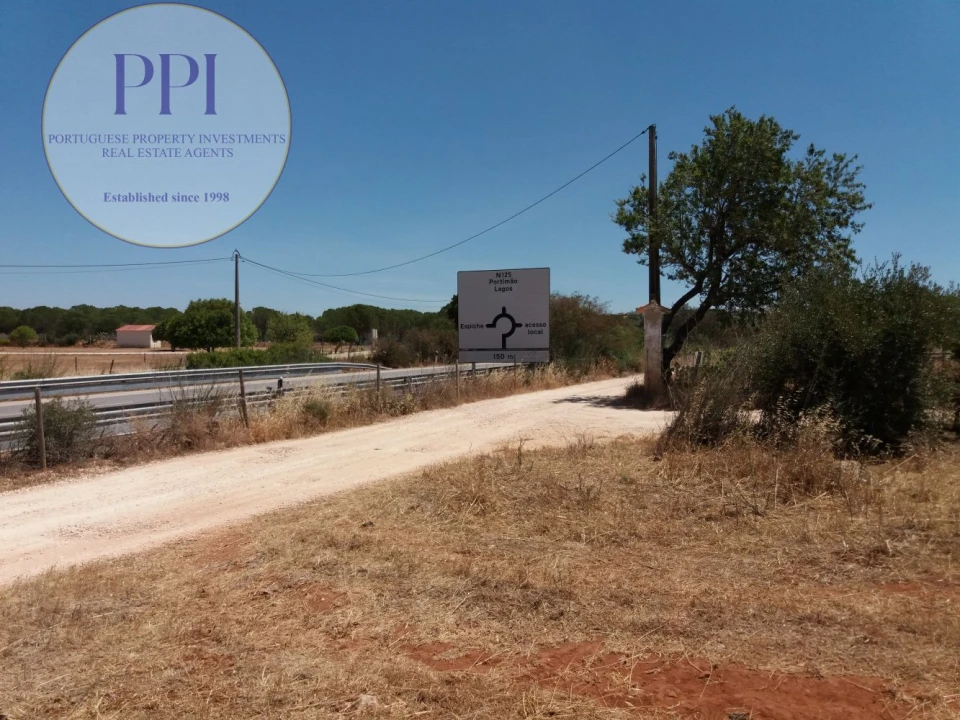 Quinta T0 para Venda em Luz Foto 4