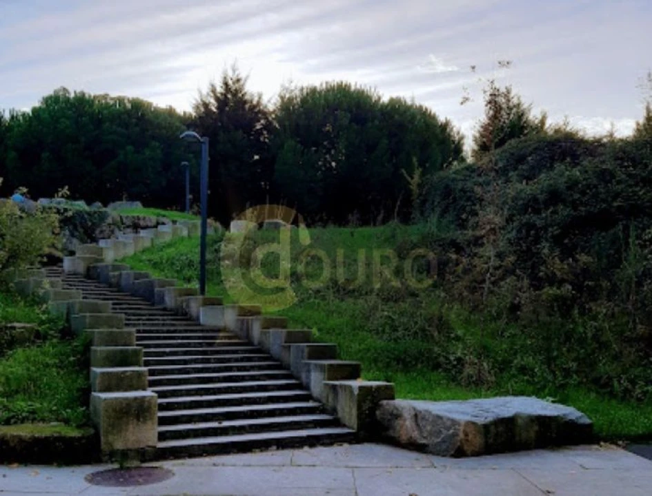 Moradia T4 para Venda em Campanhã Foto 12