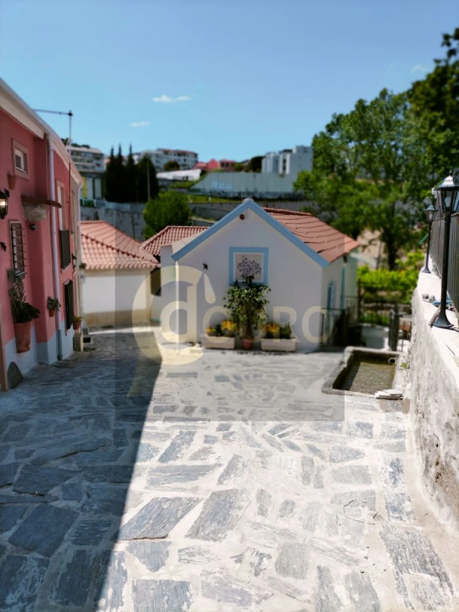 Moradia T4 para Venda em Campanhã Foto 6