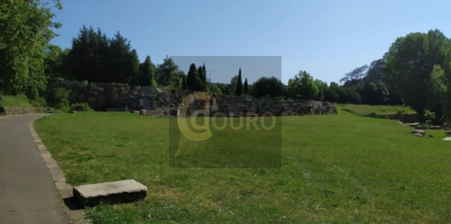 Moradia T4 para Venda em Campanhã Foto 10