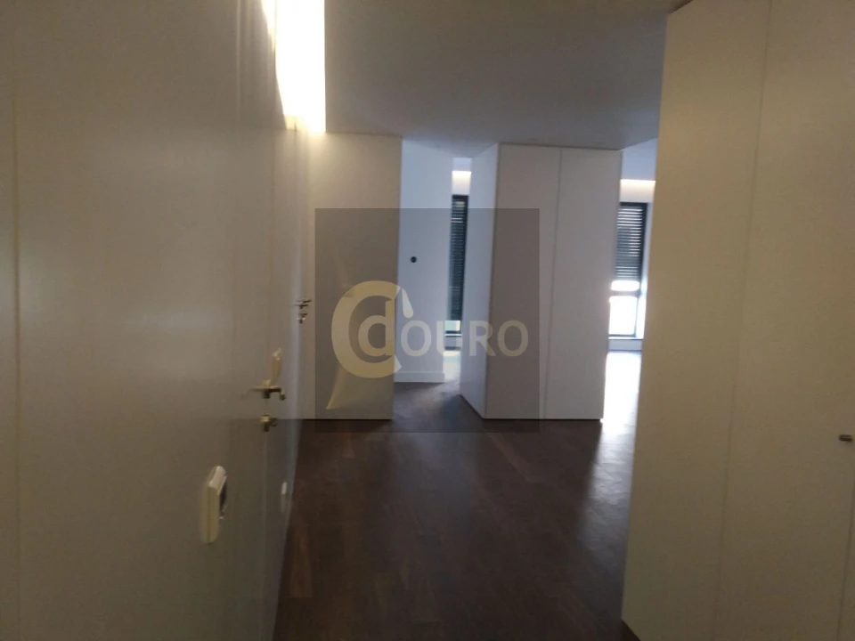 Apartamento T4 para Venda em Cedofeita, Santo Ildefonso, Sé, Miragaia, São Nicolau e Vitória Foto 4