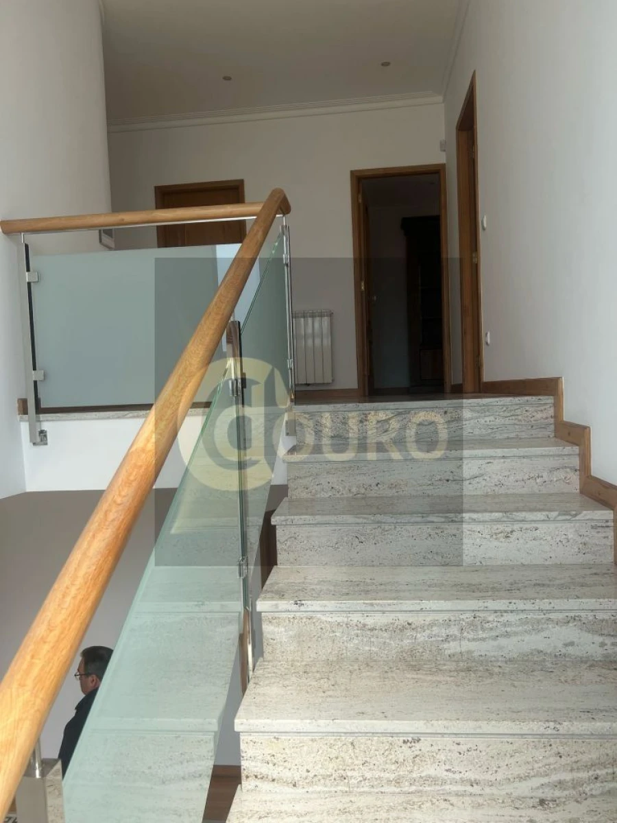 Moradia T5 para Venda em Cidade da Maia Foto 10