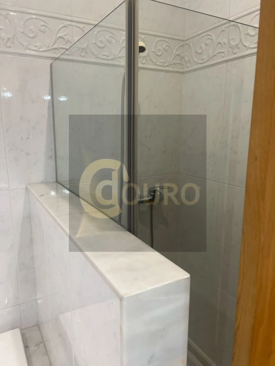 Moradia T5 para Venda em Cidade da Maia Foto 14