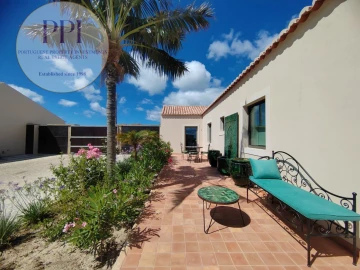 Moradia T8 para Venda em Lagos (São Sebastião e Santa Maria)