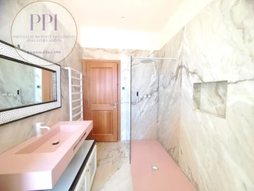 Moradia T8 para Venda em Lagos (São Sebastião e Santa Maria)