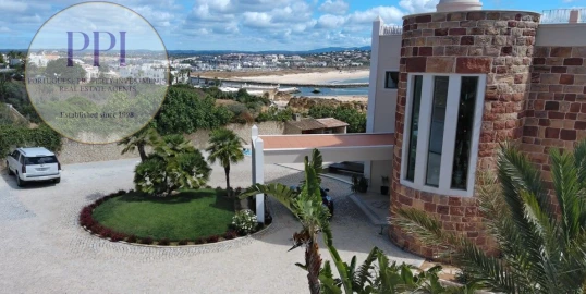 Moradia T8 para Venda em Lagos (São Sebastião e Santa Maria)