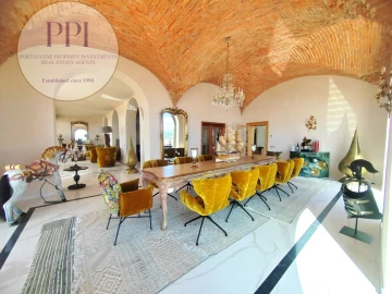 Moradia T8 para Venda em Lagos (São Sebastião e Santa Maria)