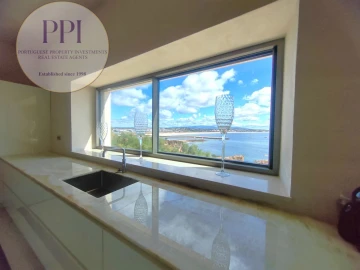 Moradia T8 para Venda em Lagos (São Sebastião e Santa Maria)