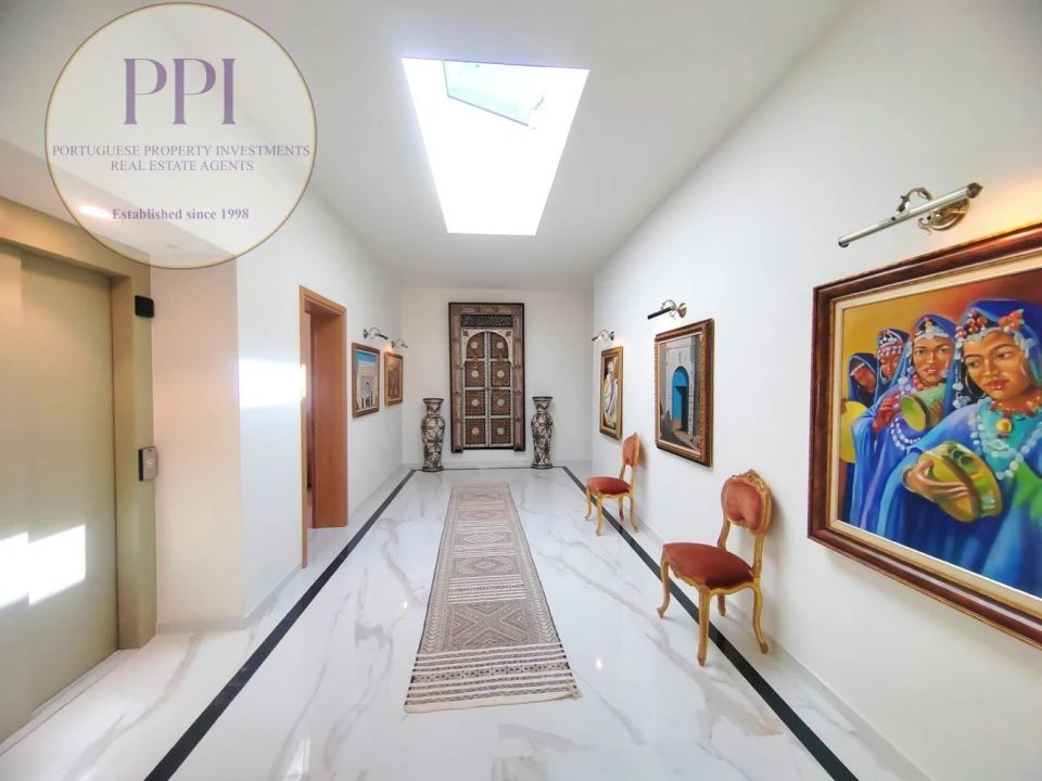 Moradia T8 para Venda em Lagos (São Sebastião e Santa Maria) Foto 35