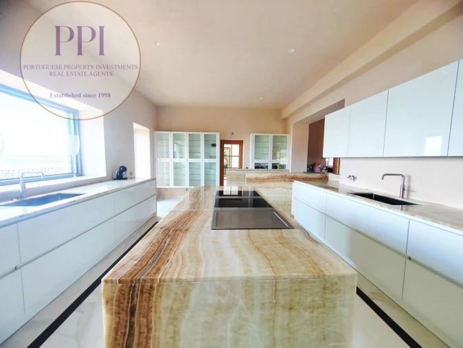 Moradia T8 para Venda em Lagos (São Sebastião e Santa Maria) Foto 18