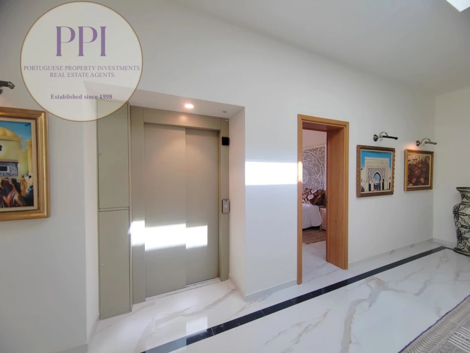 Moradia T8 para Venda em Lagos (São Sebastião e Santa Maria) Foto 34