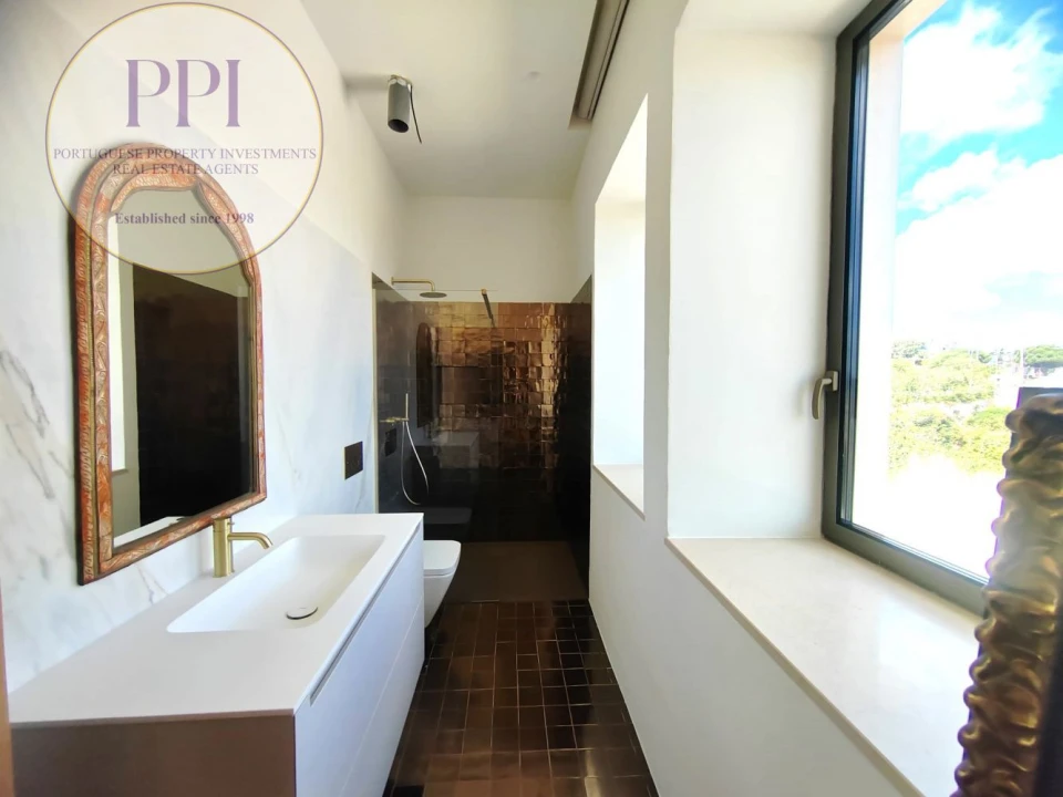 Moradia T8 para Venda em Lagos (São Sebastião e Santa Maria) Foto 33