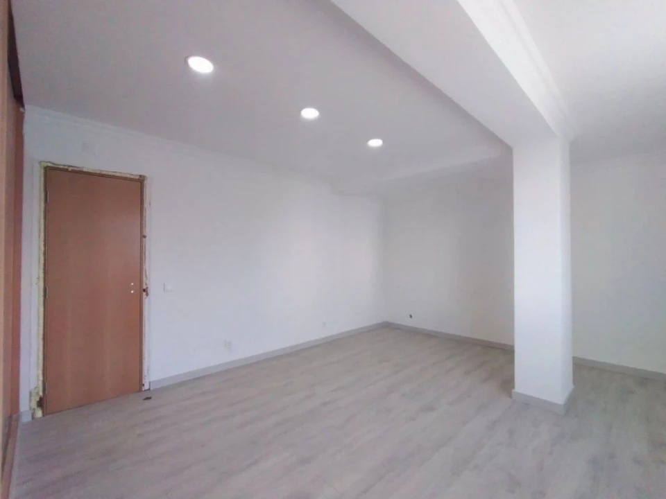 Moradia T4 para Venda em Carcavelos e Parede Foto 13