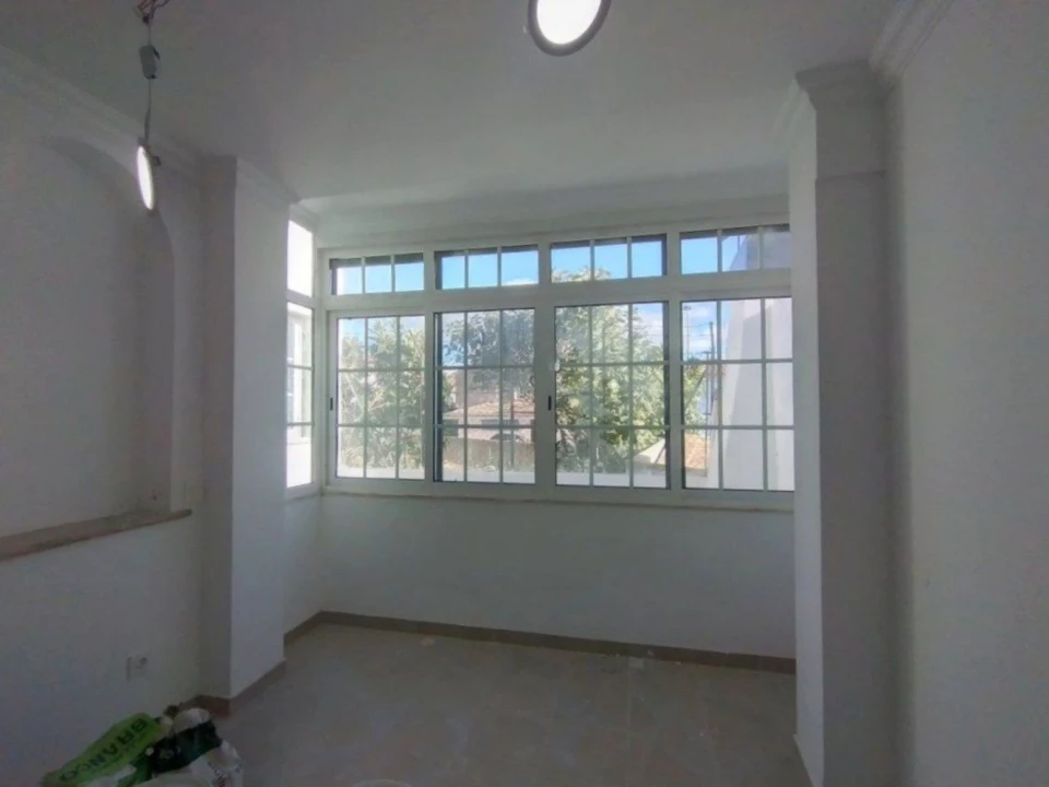 Moradia T4 para Venda em Carcavelos e Parede Foto 5
